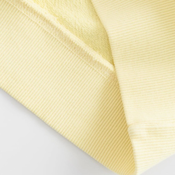 Zara Yellow Slogan Sweatshirt with Seam Detail and Vintage Graphic 10 Kids NWT - Picture 7 of 8